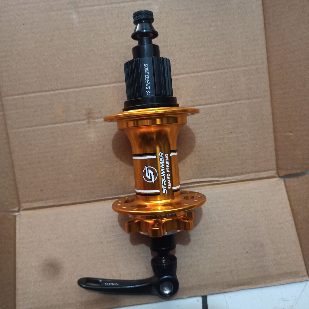 Freehub Hub Belakang QR Boost 141/142 mm 12 Speed Microspline Shimano