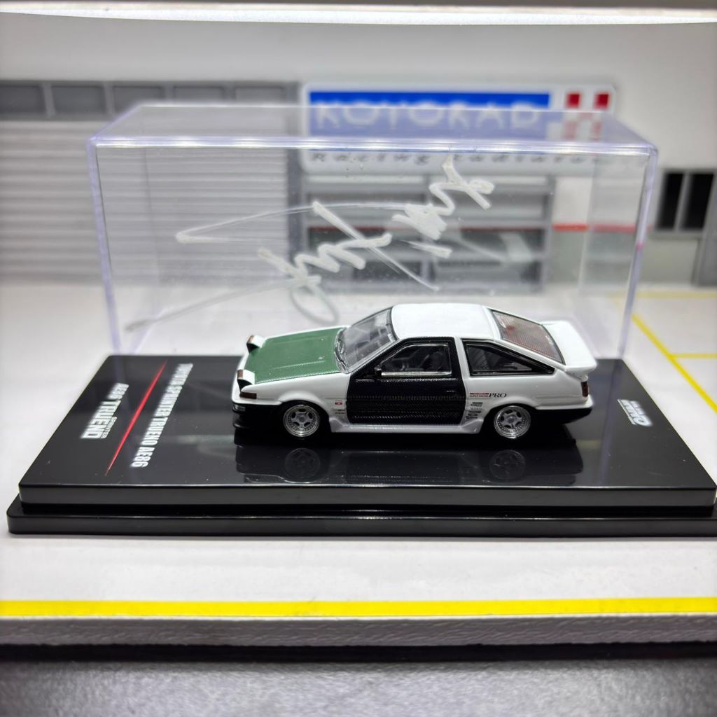 INNO64 TOYOTA SPRINTER TRUENO AE86 SIGNED KEIICHI SUCHIYA DRIFT KING