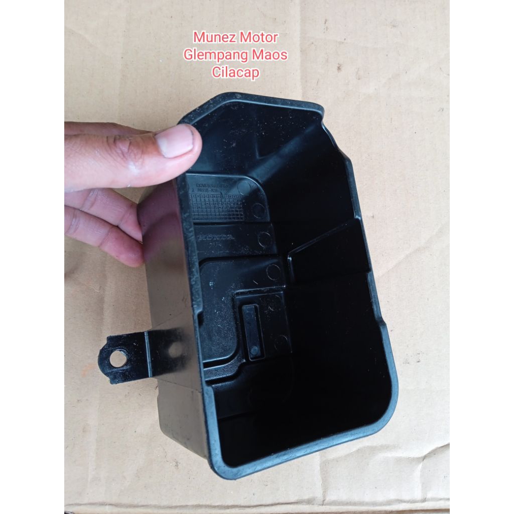 Cover Aki Scoopy fi 2013-2016 original copotan ( bagian dalam ) 80110-k16-900