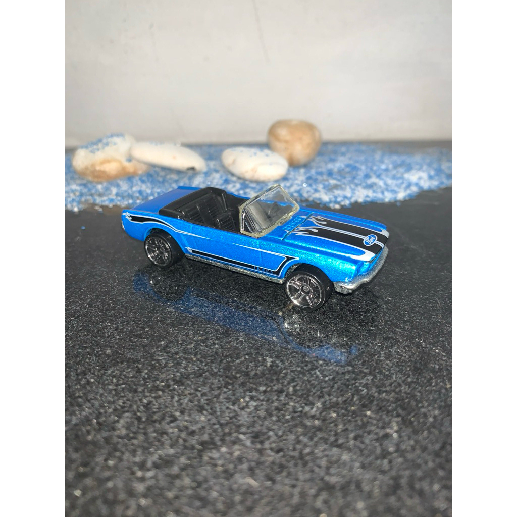 HOTWHEELS FORD MUSTANG
