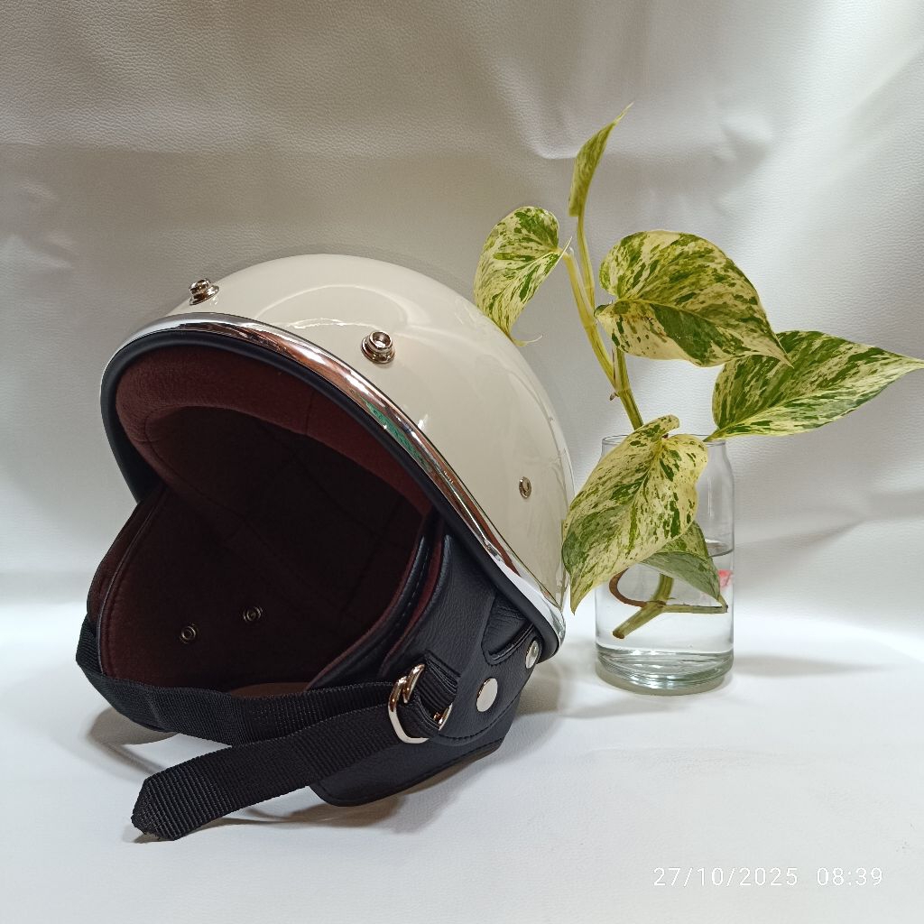 Helm Chip Vintage Model Japan