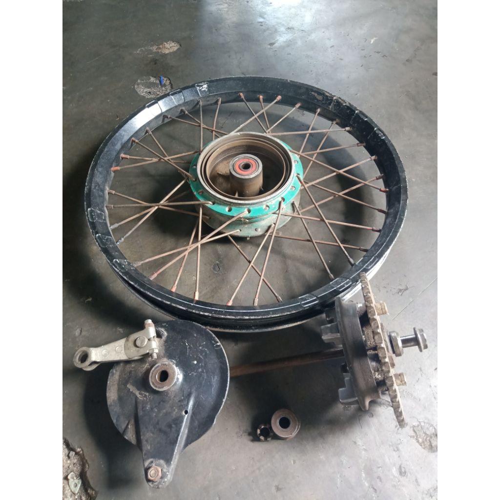 velg pelek palang roda belakang ring veleg yamaha f1zr jupiter vega all yamaha tromol set