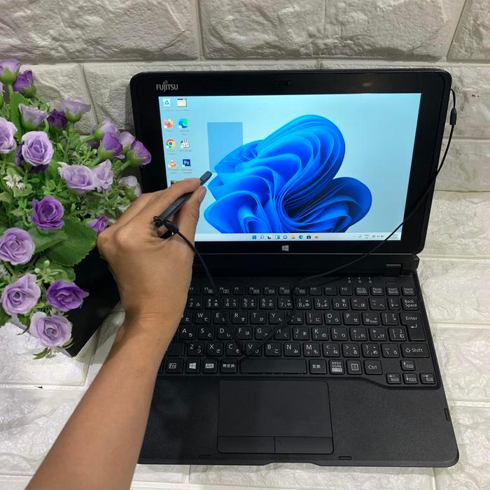 Laptop Tablet 2in1 Fujitsu Arrows Q506 Touchscreen 10 inch Layar HD Windows 10 Pro (N)