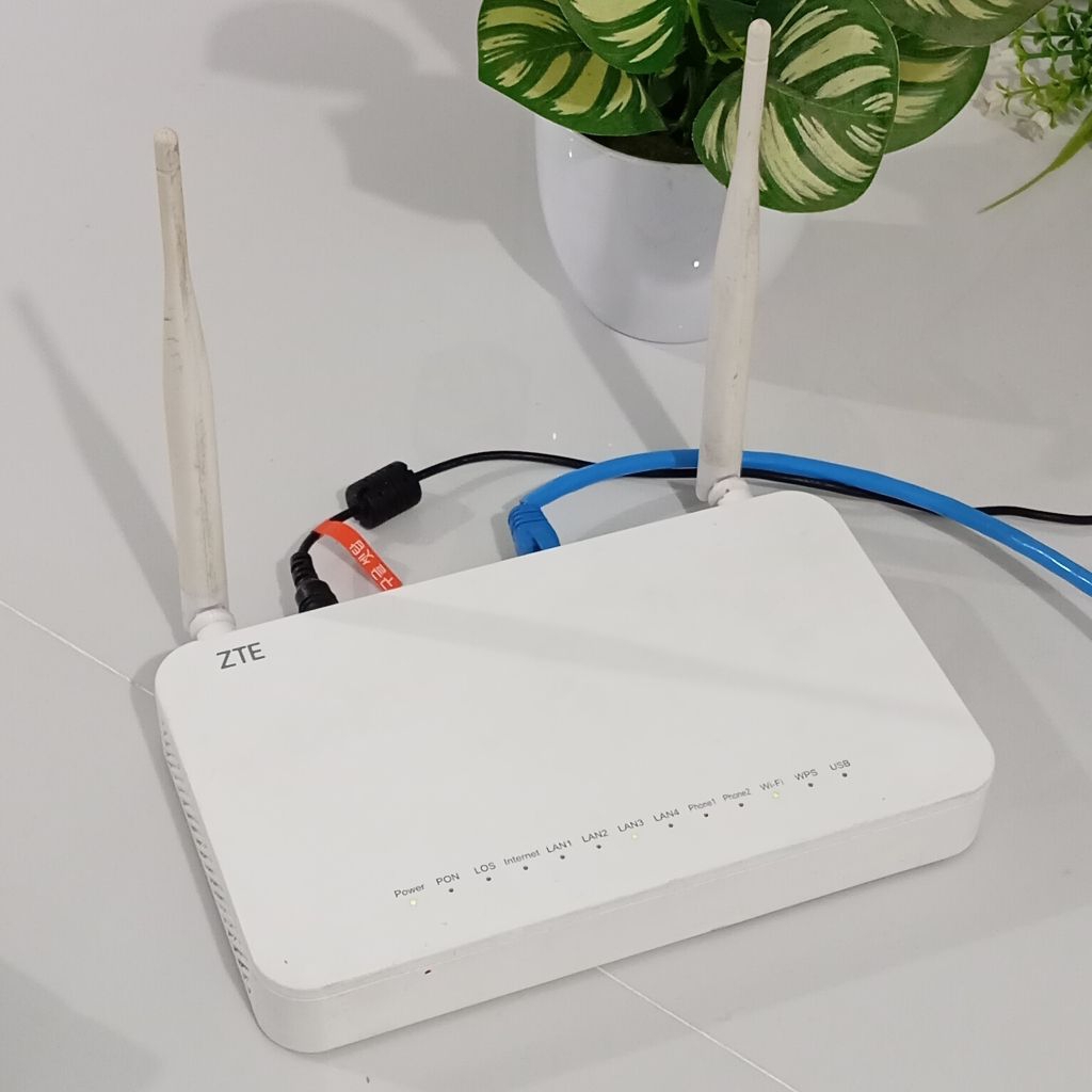 MODEM ROUTER ONT ZTE F609 V3 + LAN 1.5 M