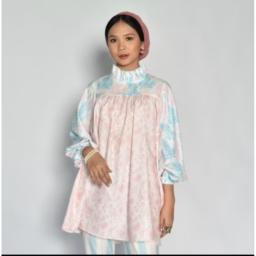 jelita blouse sideline