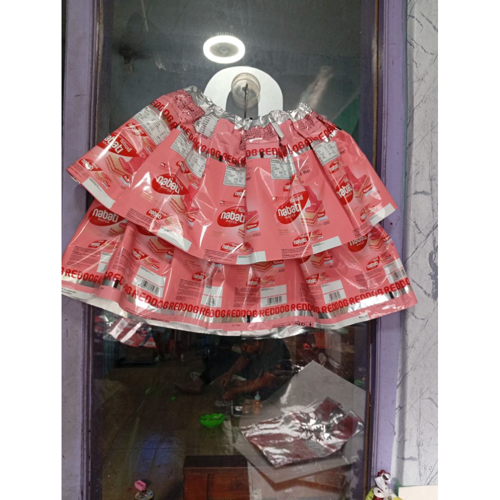 rok plastik, rok daur ulang, kostum daur ulang