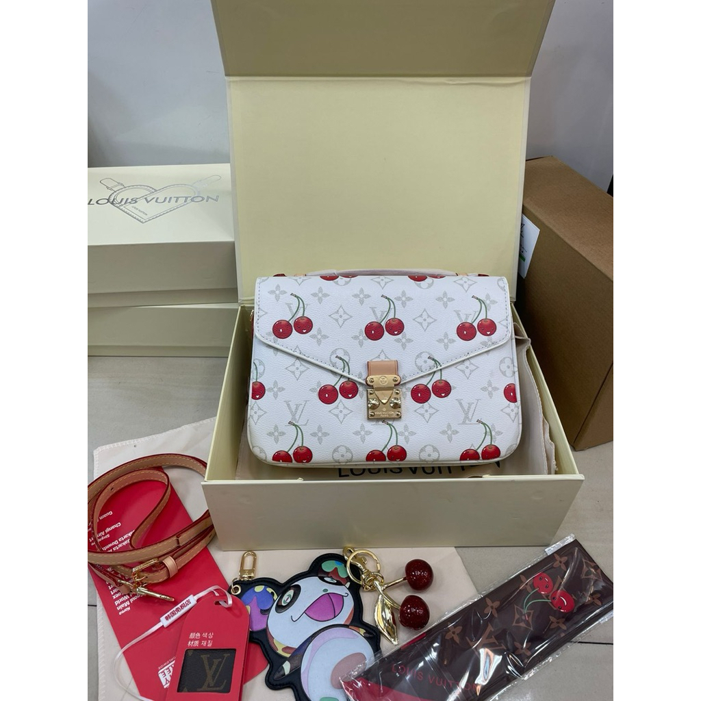 Pochette Metis East West LV x TM Monogram Cherry