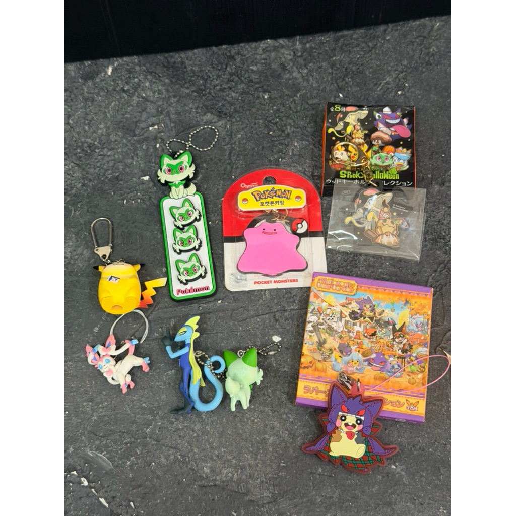 Gantungan Hp & Kunci pokemon Pikachu , Sprigatito , Ditto ,Sylveon , Inteleon , Pokemon Paldea Spook