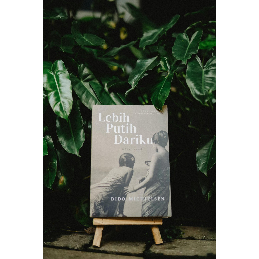 Lebih Putih Dariku Novel