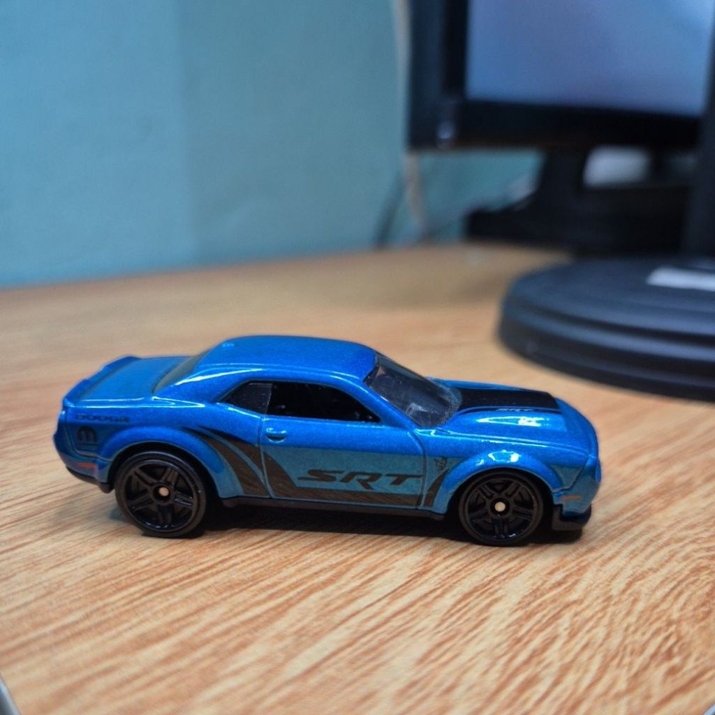 HOT WHEELS DODGE CHALLENGER SRT DEMON BIRU