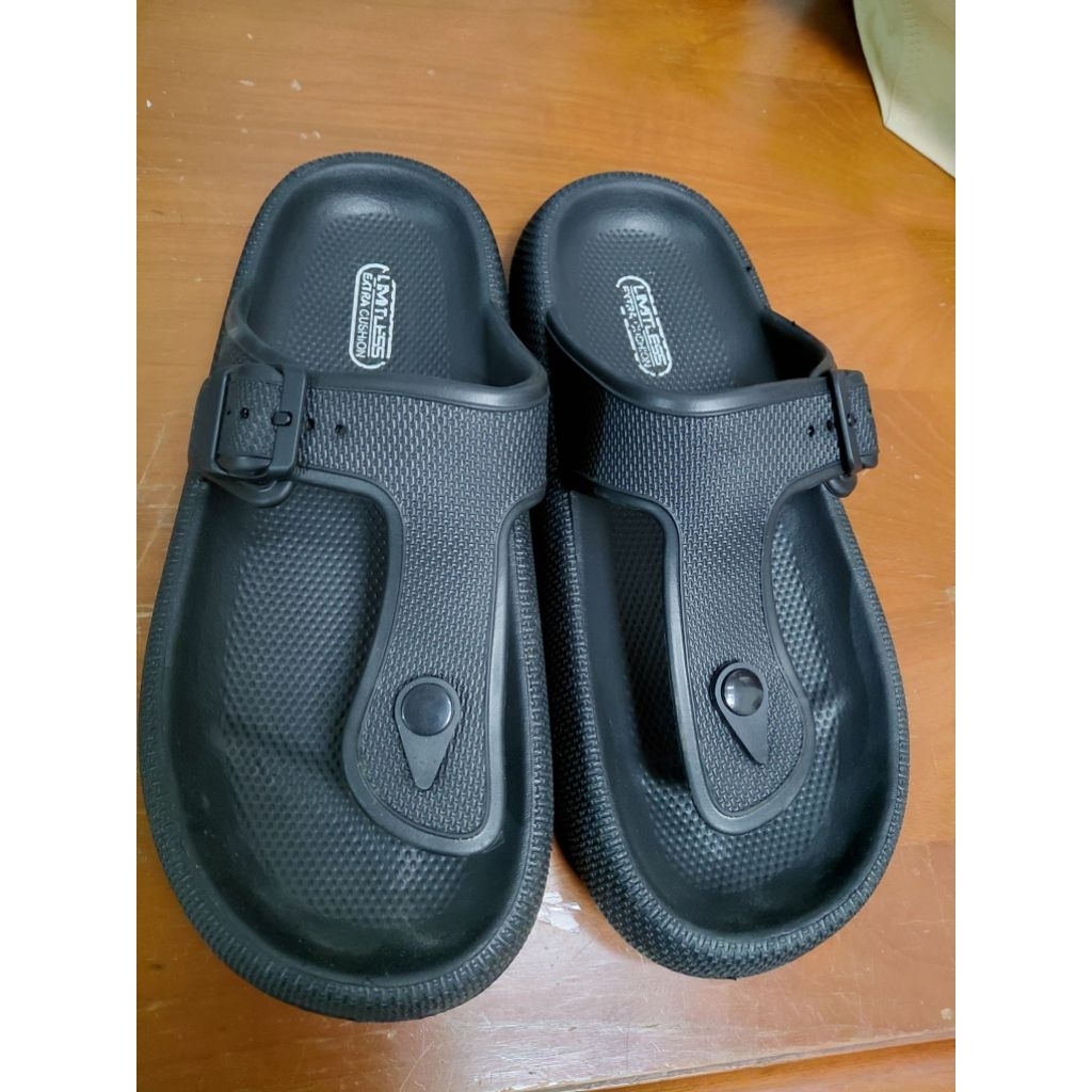 Sandal Karet LIMITLESS