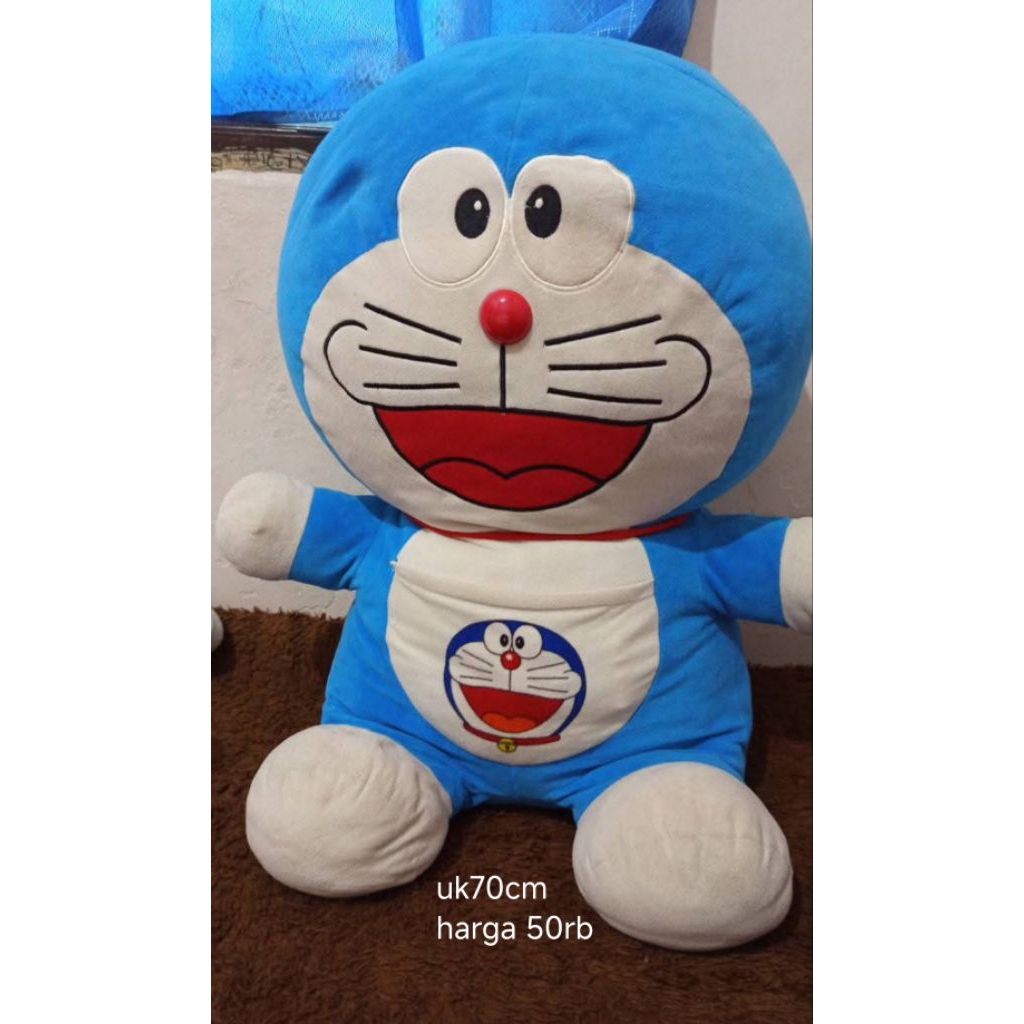 Boneka doraemon jumbo (bekas)