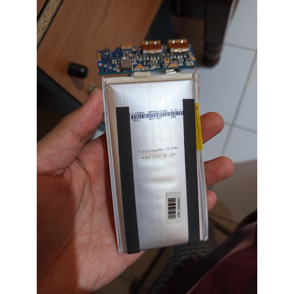BATERAI POLIMER/ COPOTAN POWER BANK 10000mah BRANDED (GAMBLING)