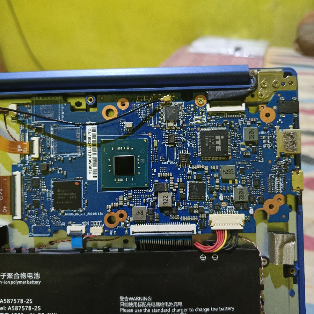 mesin leptop axioo mybook14F .ram 4 gb normal