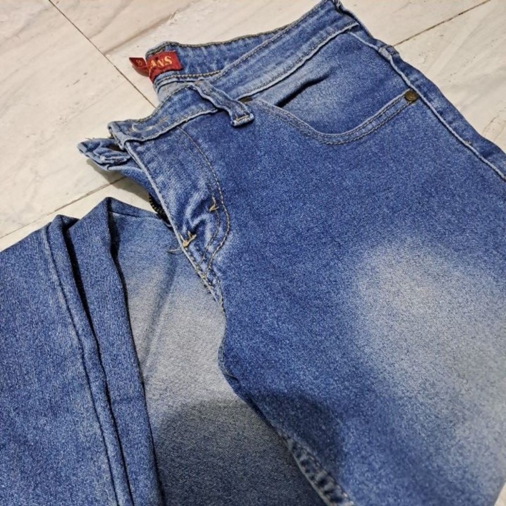 PRELOVED JEANS DGS SIZE 31