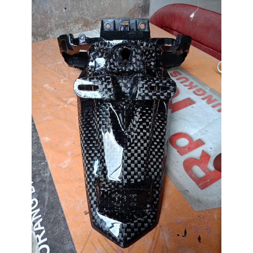 spakbor belakang nmax new carbon