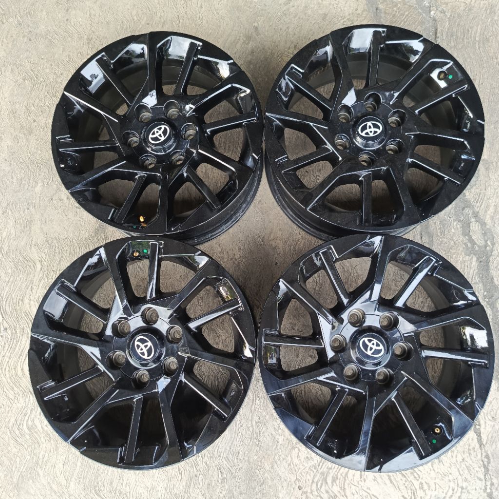 Velg Original Fortuner GR black R18