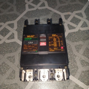 FUJI MCCB EA203B 125A 3P MCCB FUJI 125A