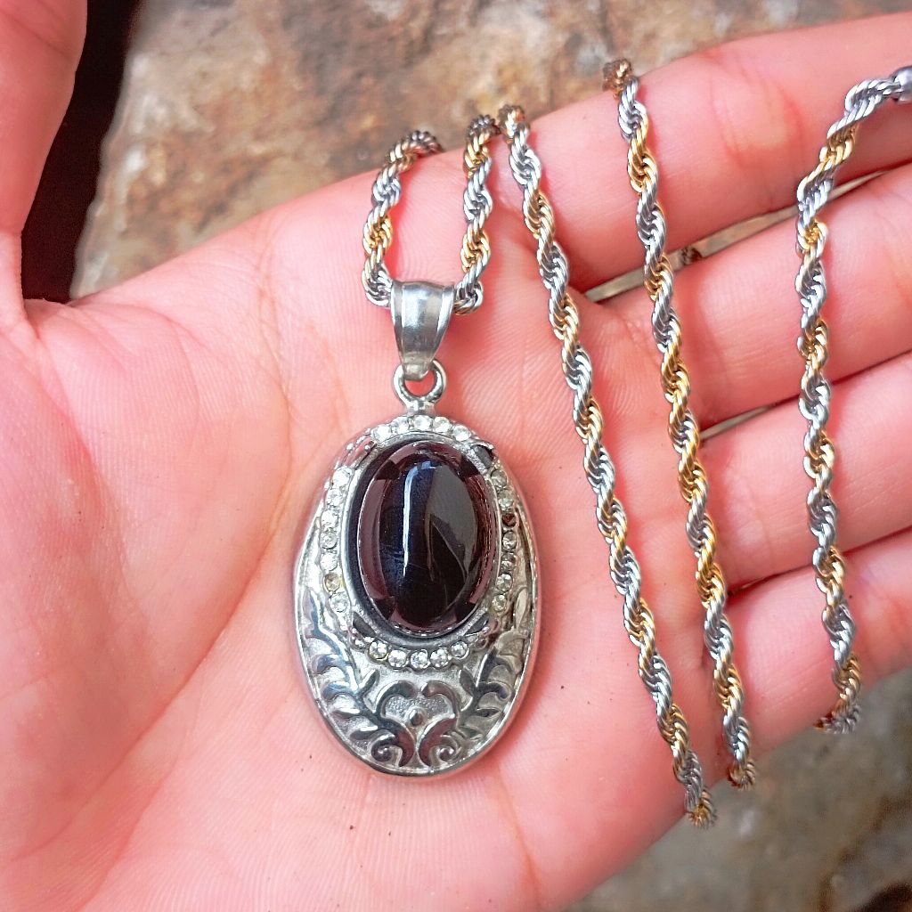 Liontin Kalung Batu Kecubung wulung hitam tembus ungu Lengkap