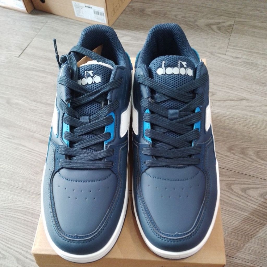 Sepatu Dia Naoto (M)