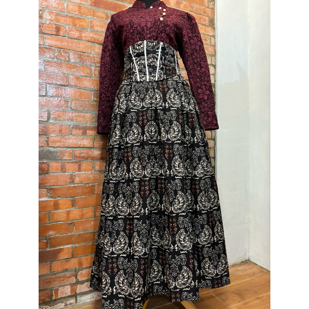 Rok batik highwaist .rok batik lebar. rok batik mekar. rok batik lebar. rok bantik panjang.rok batik