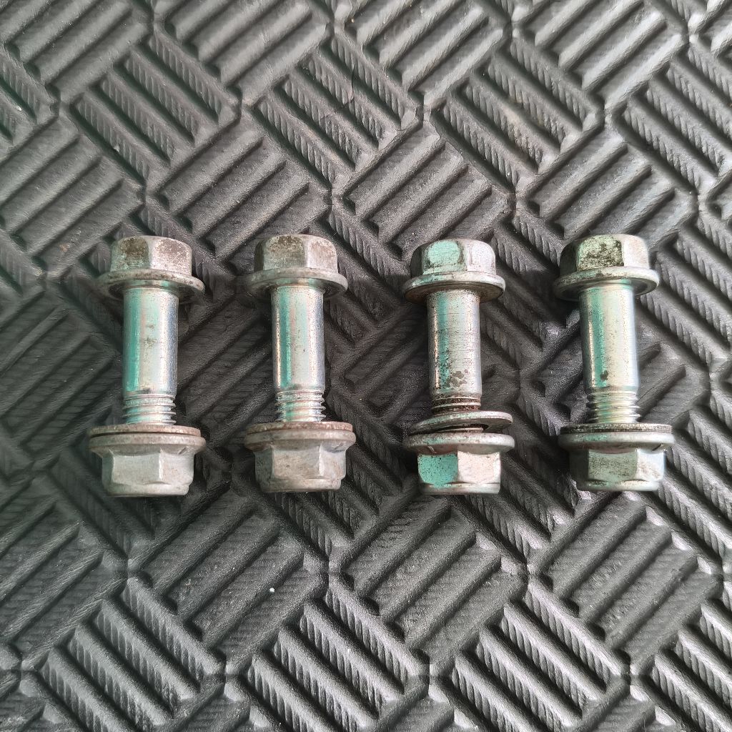 Baut gear belakang KLX 150 Original lepasan motor