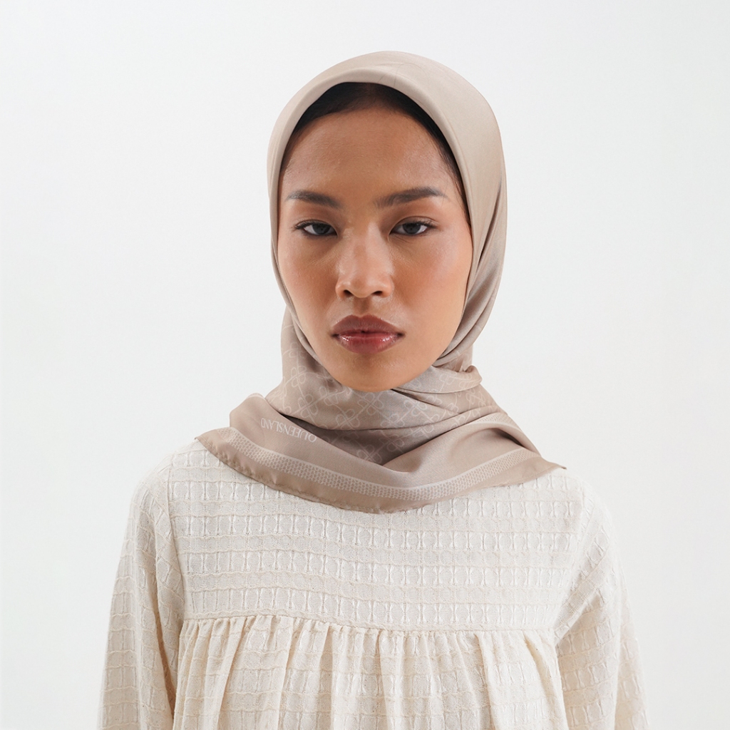 Queensland Gradient Monogram Printed Hijab Segi Empat Motif LIN000612Q Khaki