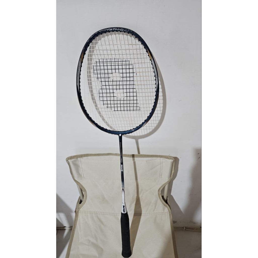 RAKET BADMINTON BERWYN (Preloved)