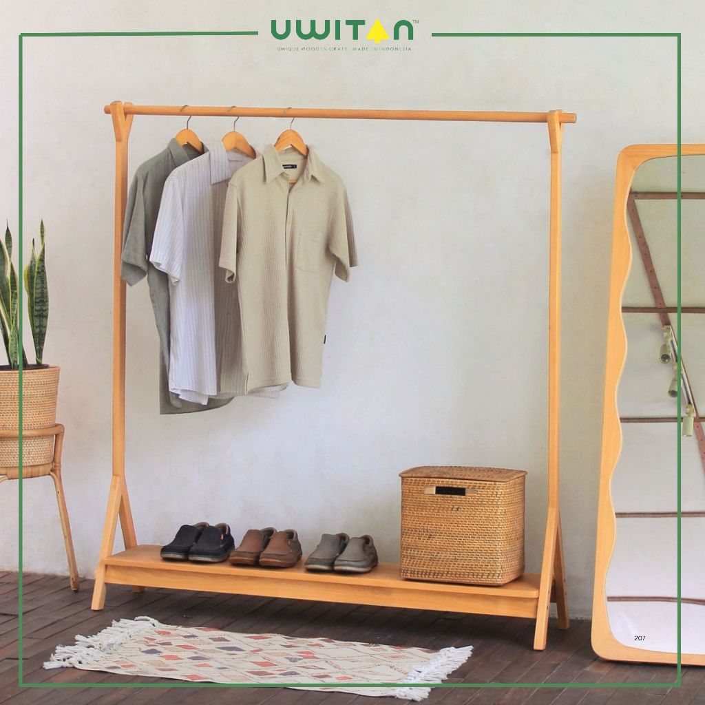 Uwitan Ciko Hanger – Gantungan Baju Rak Terbuka Bahan Kayu Pinus Solid Minimalis Japandi Ukuran Besa