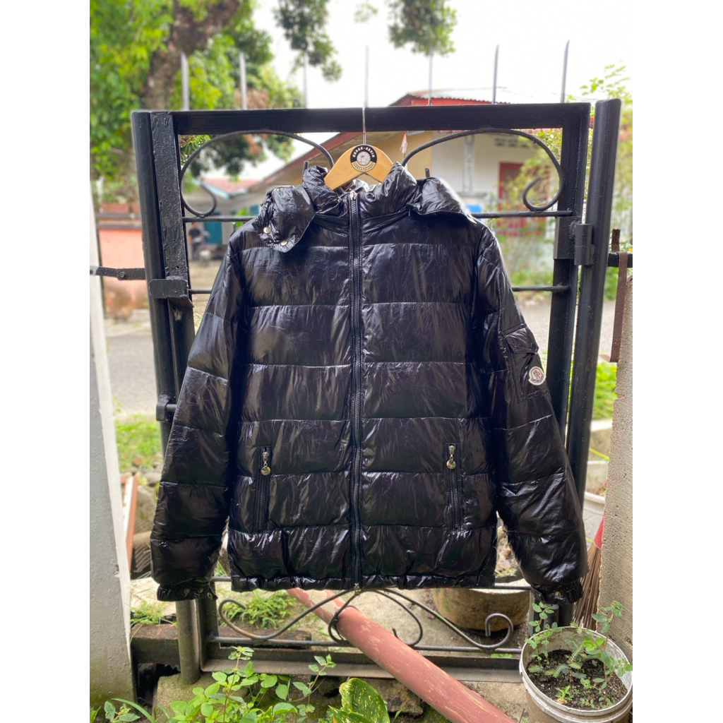 JACKET MONCLER GELEMBUNG