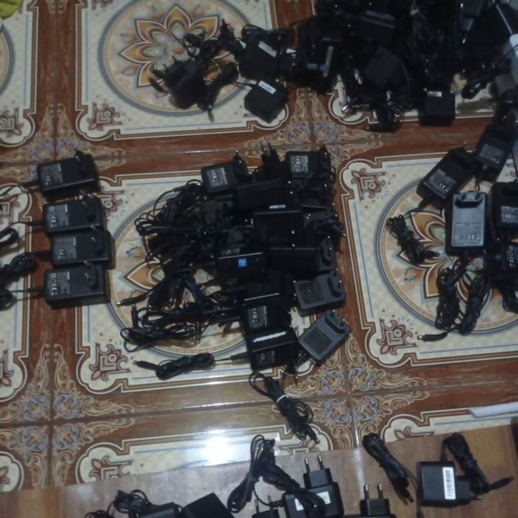 ADAPTOR 12V BEKAS / SECOND ORIGINAL BAWAAN MODEM ROUTER ONT