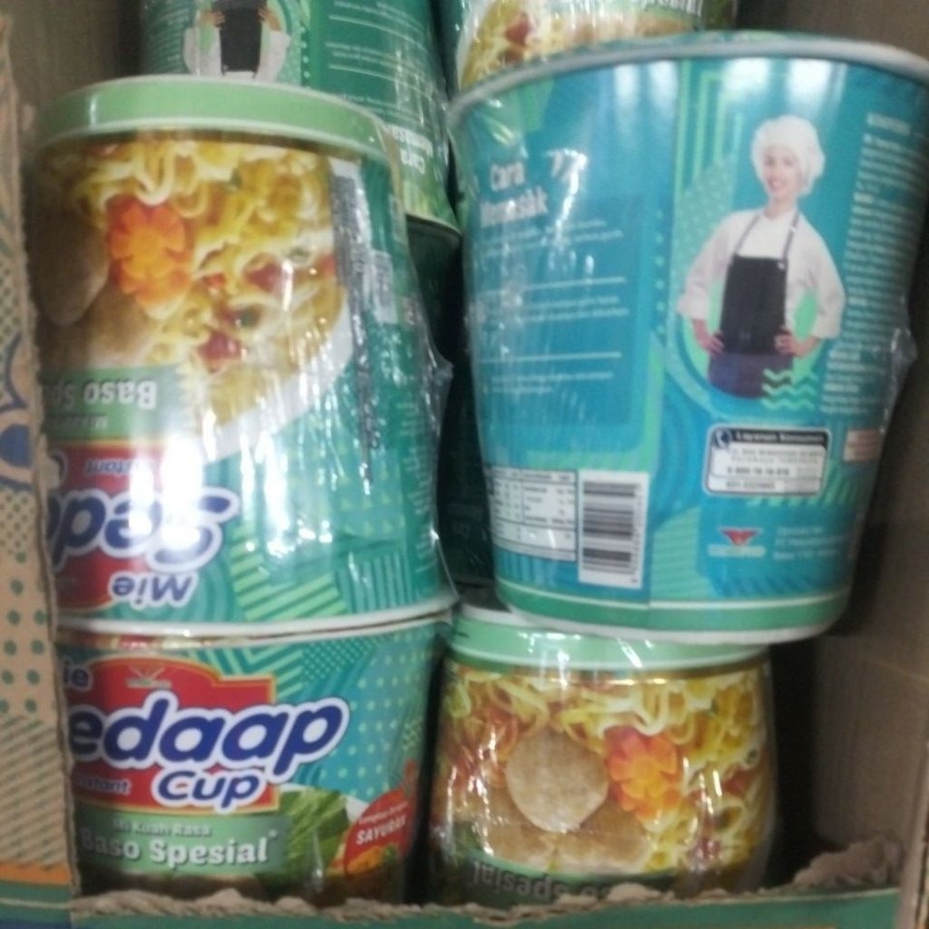 Sedap mie Baso Cup 1 dus isi 12