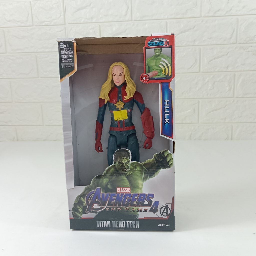 Captain Marvel Action Figure 30Cm