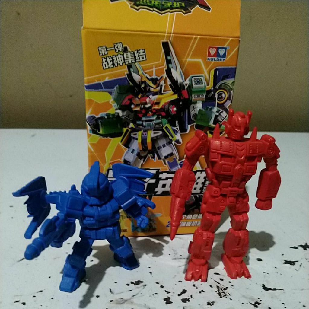 Mainan Robot bahan karet 2 pcs