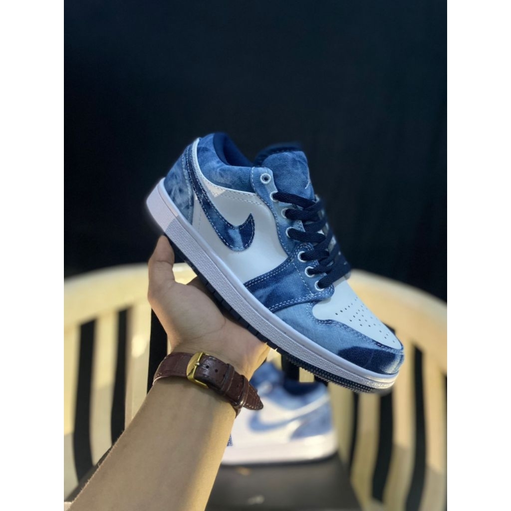 Sepatu sneakers pria jordan denim low
