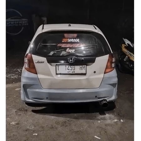 BEMPER BELAKANG JAZZ GE8 TAHUN 2008 - 2014 MODEL MMC BUMPER BELAKANG HONDA JAZZ GE8 RS MMC MOBIL