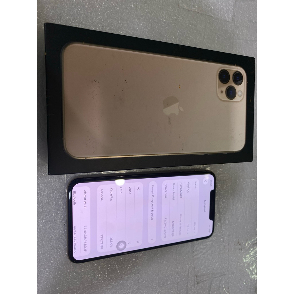 Iphone 11 Pro max 256GB resmi indonesia ibox (SECOND)