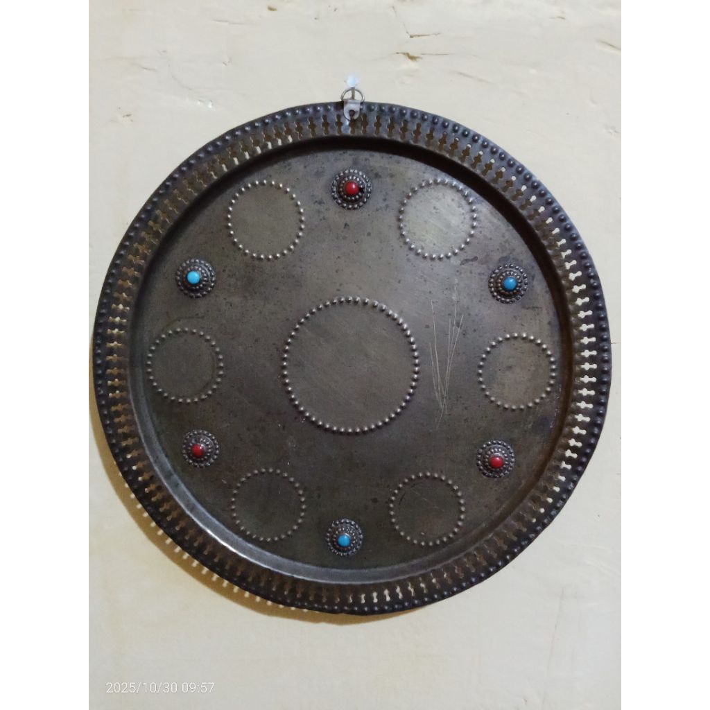 nampan Kuningan antik jadul langka