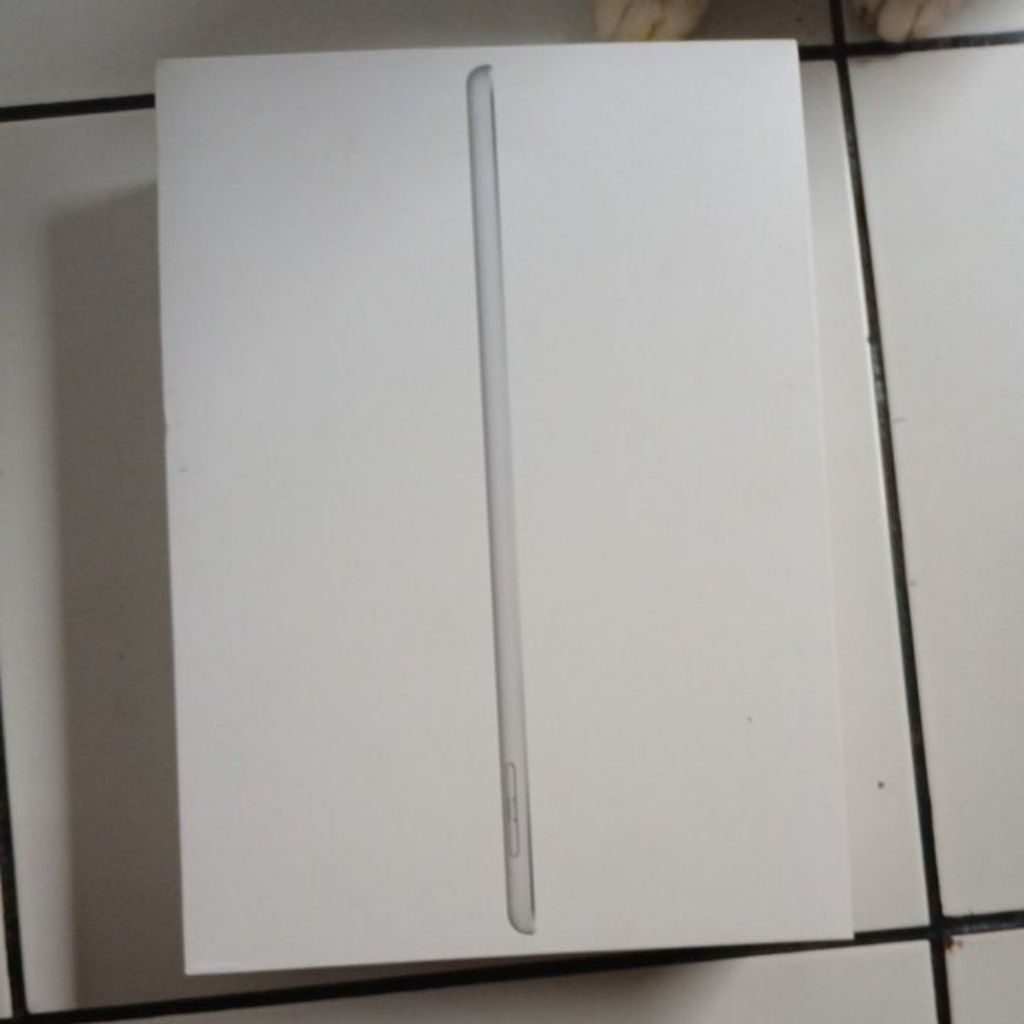dus box ipad 6 th generation space gray wifi original 100% copotan ibox lengkap manual book
