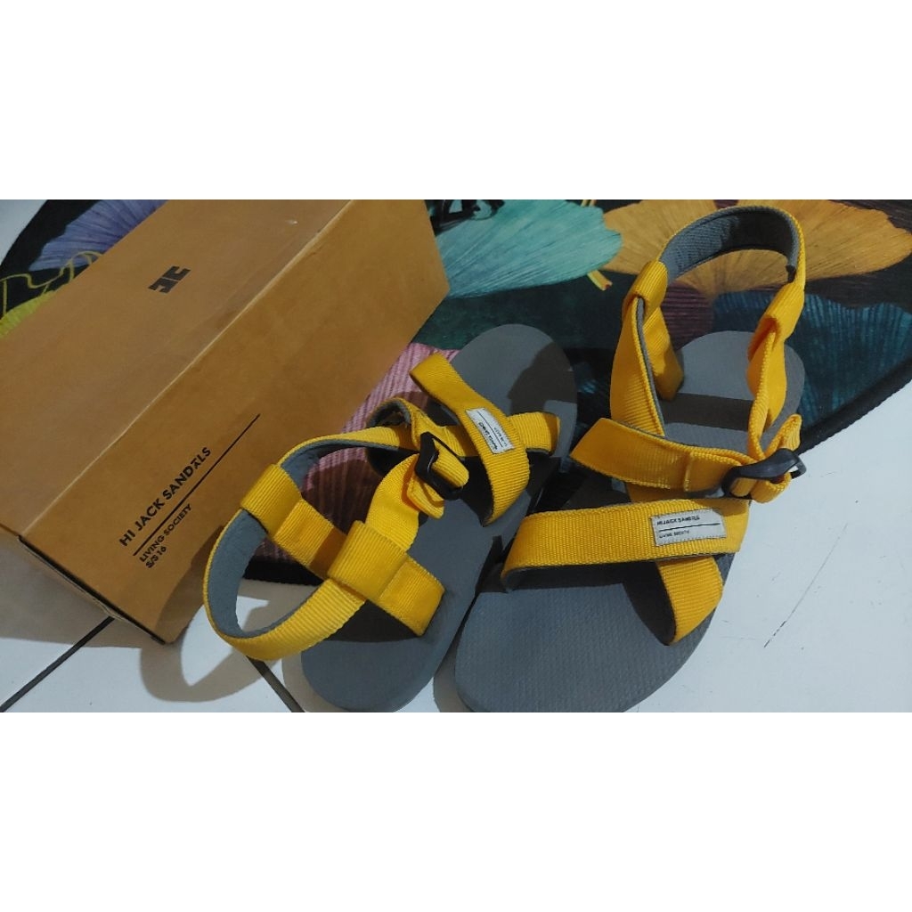 PRELOVED Hijack Sandal Naka