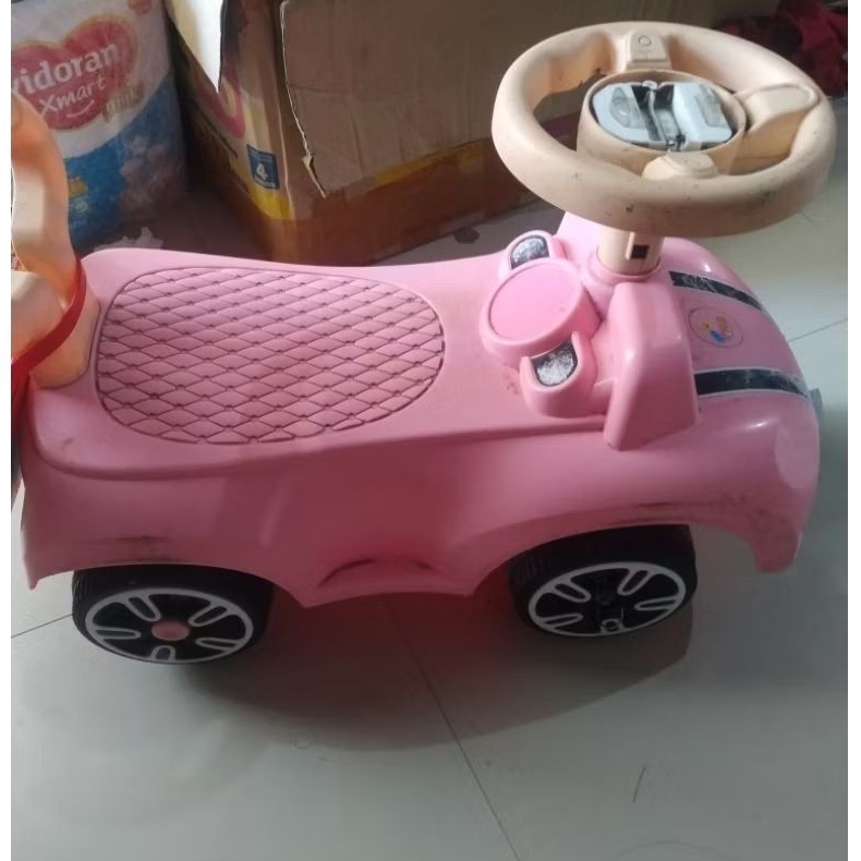 Mobil Mobilan mainan anak Pink