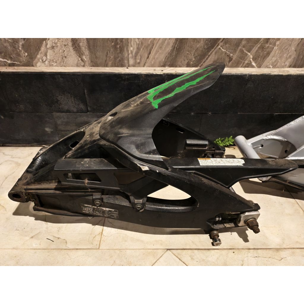 velg tapak lebar delkevic double disk set ban cakram arm moge cbr400 gsx1000r bottom shock kiri knal