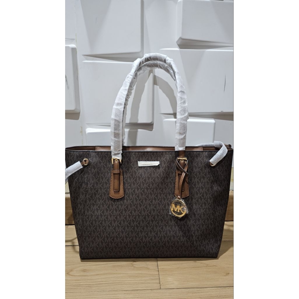 Tote bag MK Voyager Medium