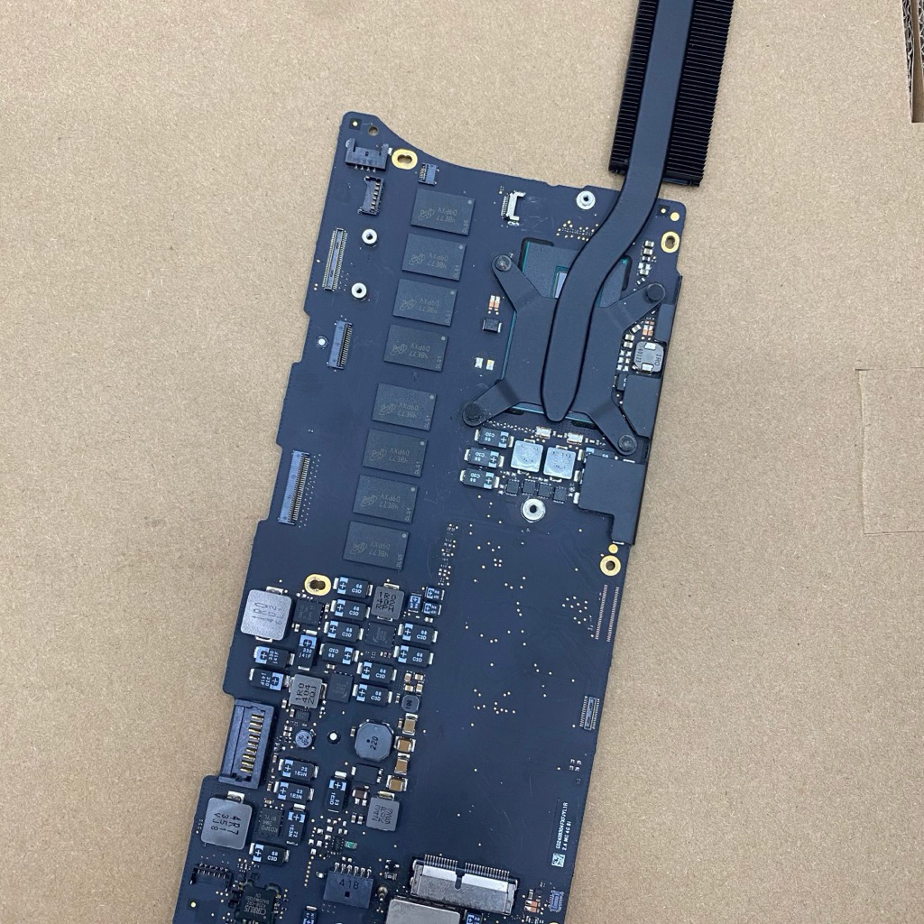 Logic Board Macbook Pro A1502 Tahun 2013-2014