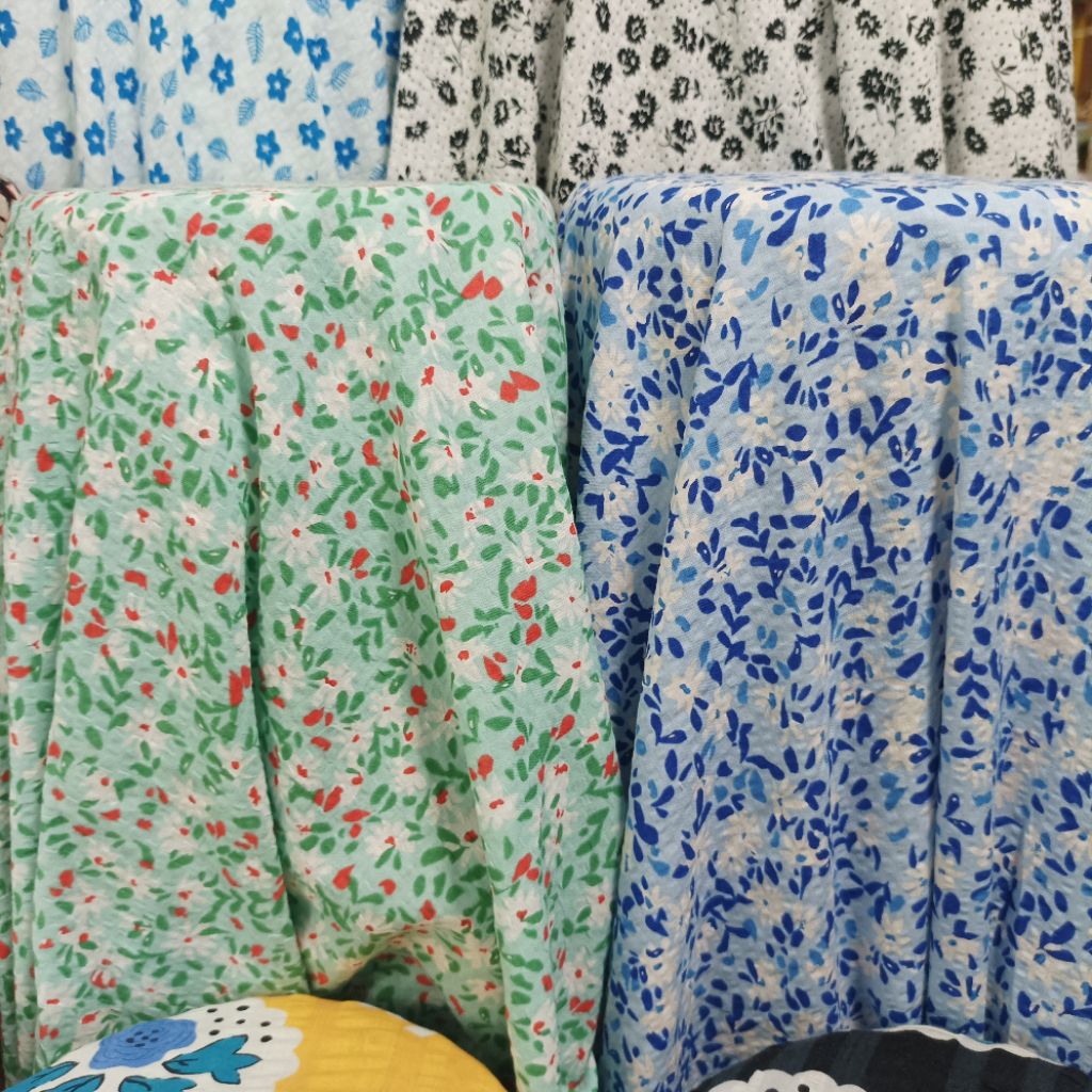 Kain Katun Crinkle Motif Bunga Daisy Adem Rayon Crinkle Airflow Meteran Bahan Gamis Tunik Dress Fash
