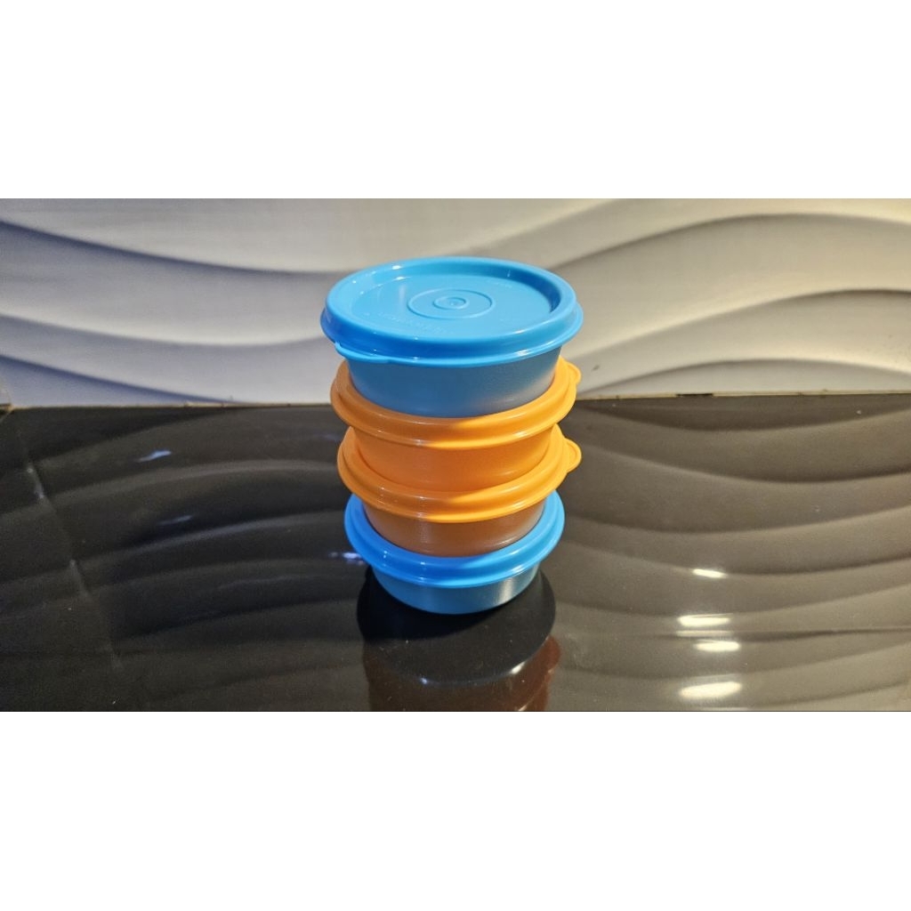 mini bowl orange/blue tupperware