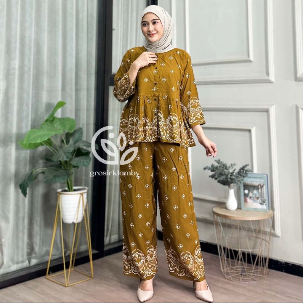 ALYSSA SET REMPEL BUSUI