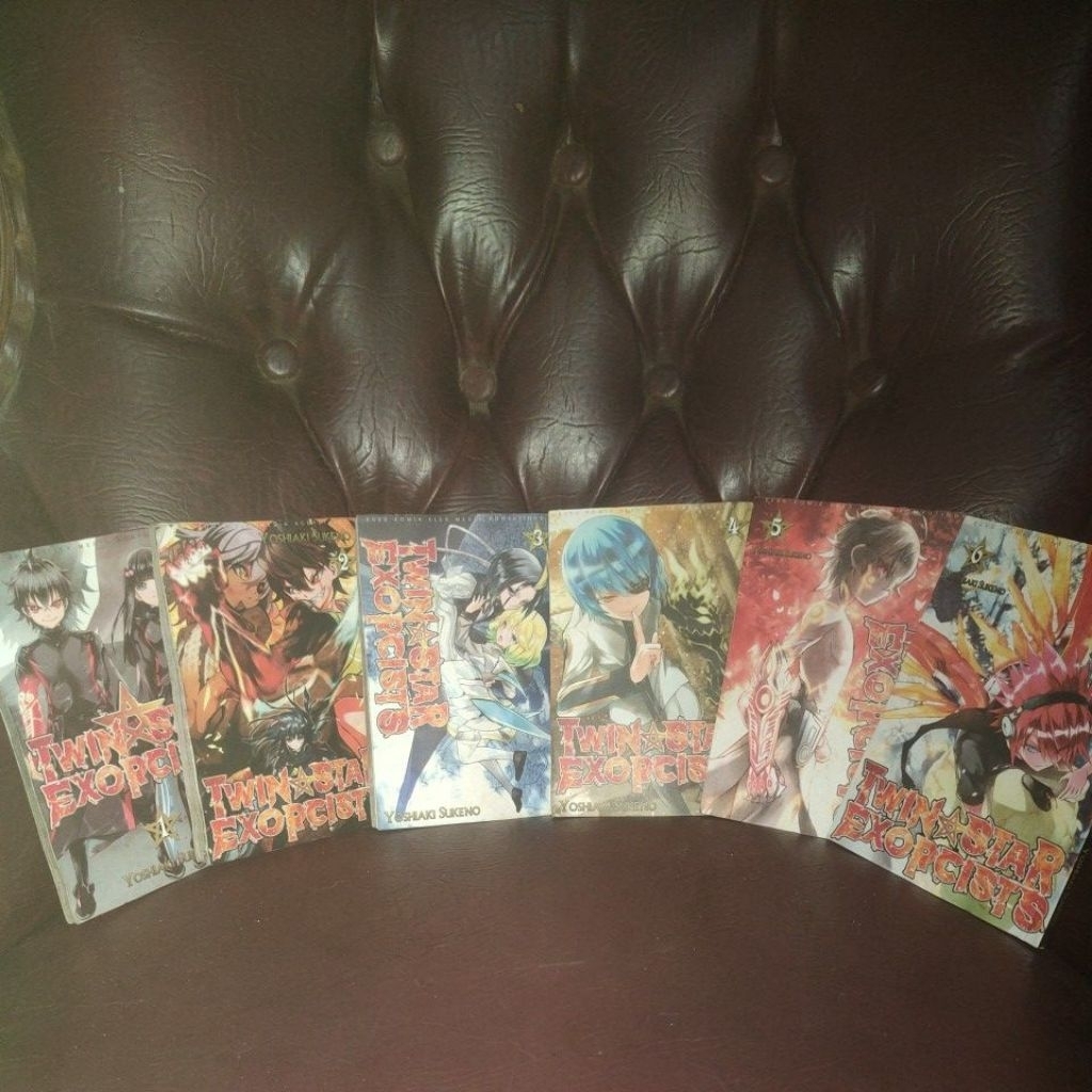Komik TwinStar Exorcists