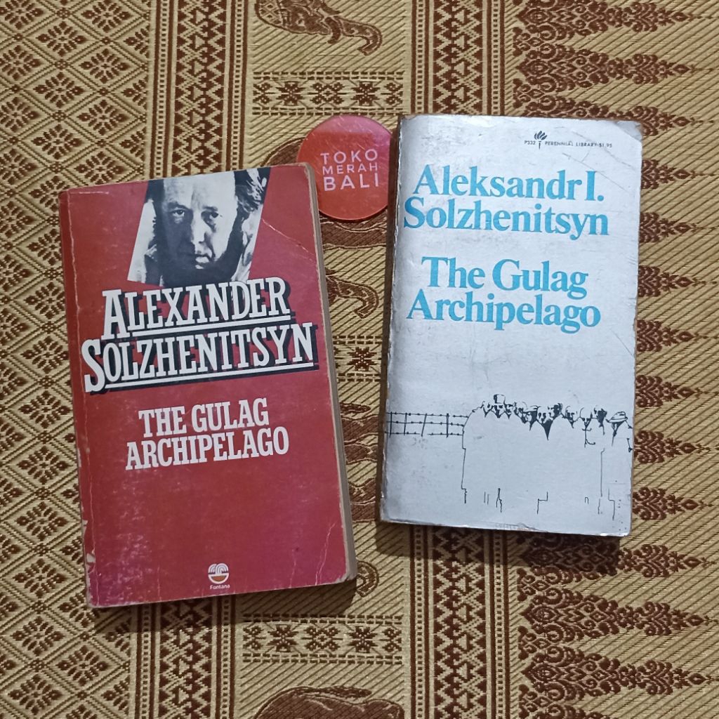 Buku Solzhenitsyn Gulag Archipelago first edition paperback 1974