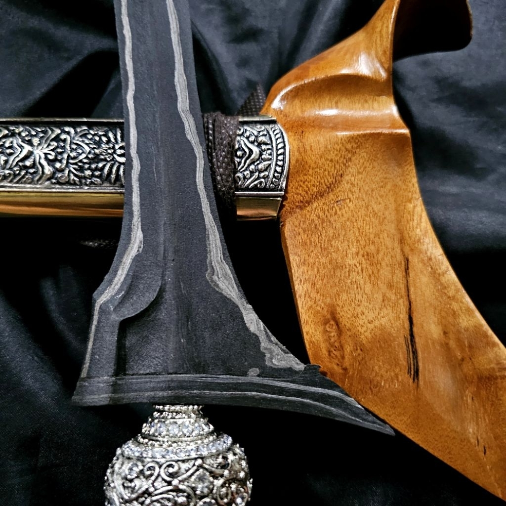 Keris Jalak Tilam Sari Pamor Wengkon